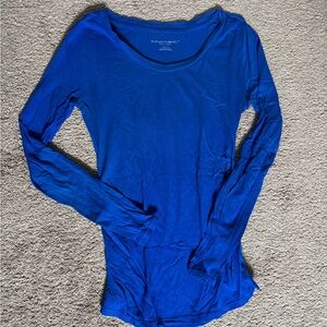 Liz Lange Vibrant Blue Long Sleeve Maternity Tee